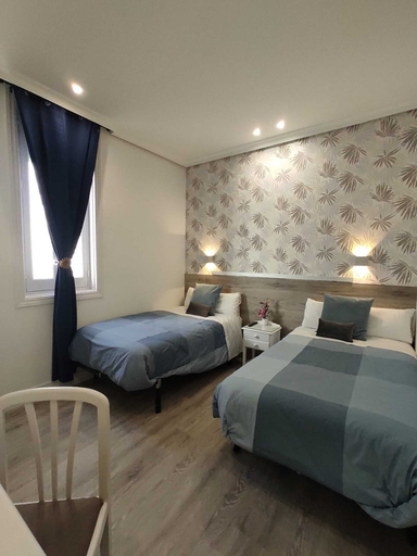 Bedroom 3, Hostal Alfaro, Madrid