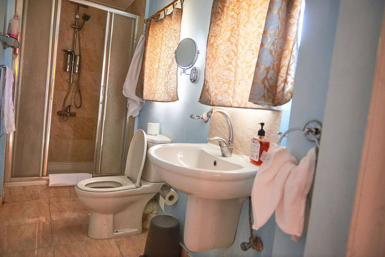 Bathroom 4, Sweet Rooms, Luxor