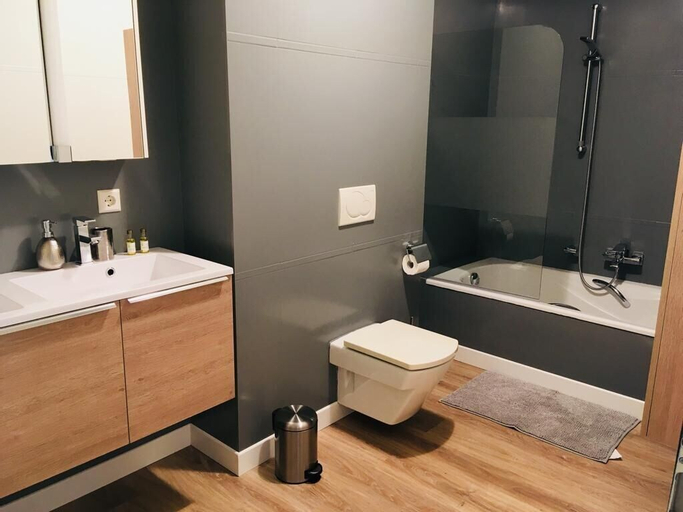 Bedroom 4, Large Art Deco Flat 100m2 in City Center - Parking, Luxembourg