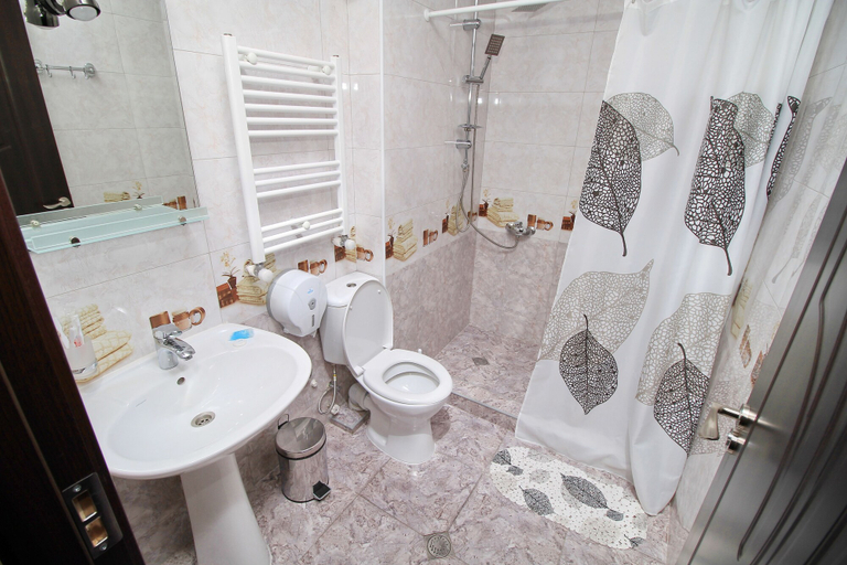 Bathroom 5, villa old sololaki, Tbilisi