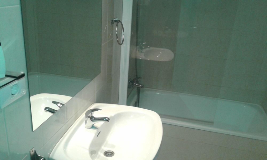 Bathroom 2, Hostal Neus, Castellón