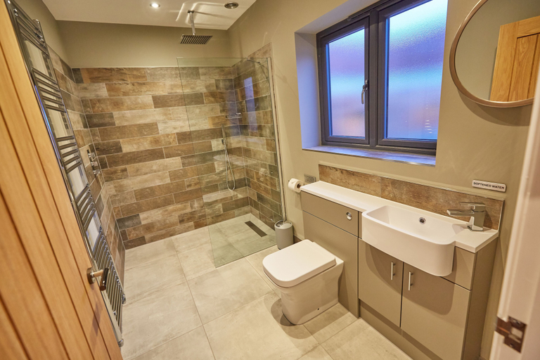Bathroom 3, Holly Tree Barn, Lincolnshire