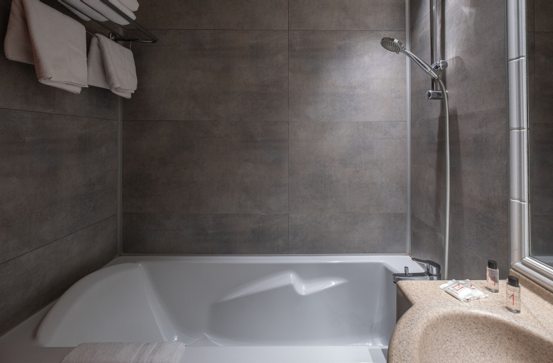 Bathroom 4