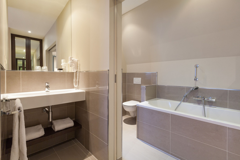Bathroom 4, The Delphi - Amsterdam Townhouse, Amsterdam