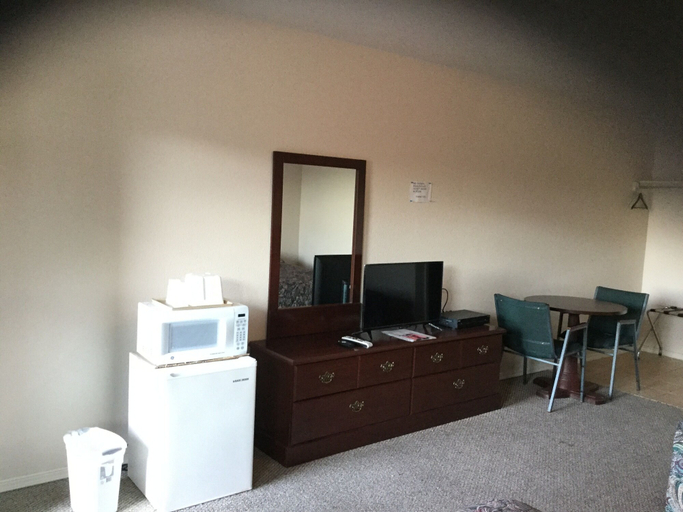 Others 5, Americana Inn, Hudspeth