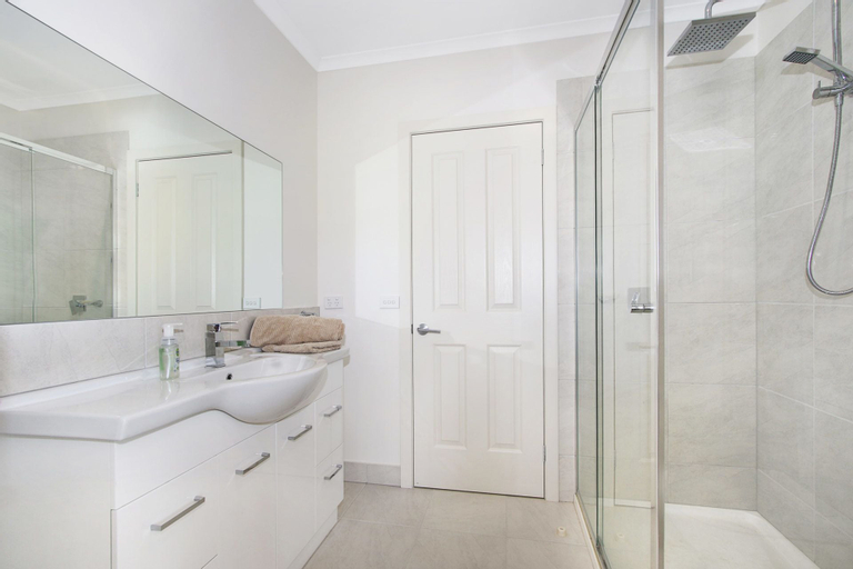 Bedroom 4, 3 Peaks Rise - BRIGHT, Alpine - East