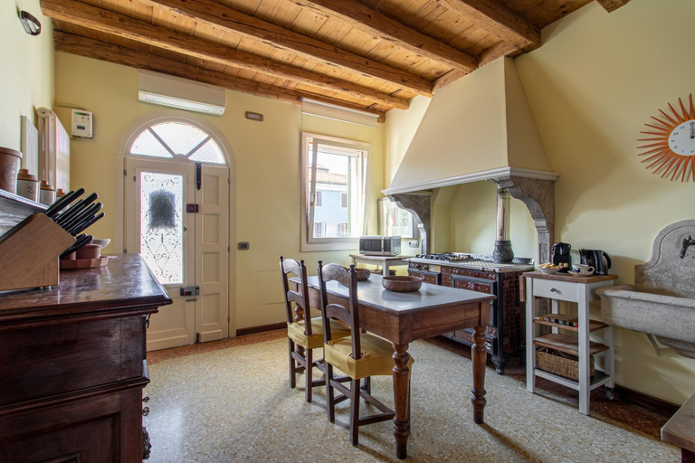 Room 3, Wondrous Palazzetto 1619 in Magical Burano Island, Venezia