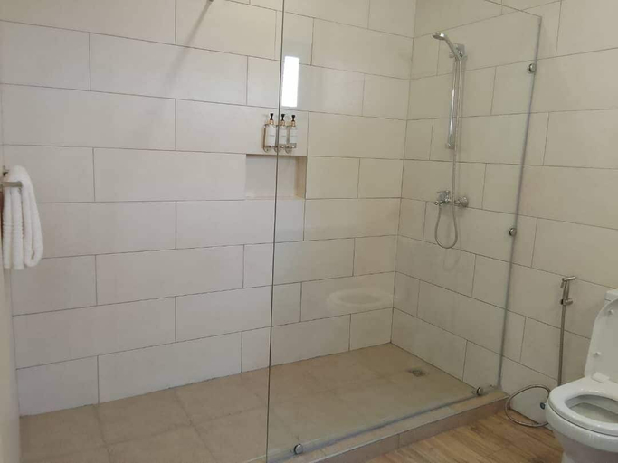 Bathroom 3, 24 Roma, Lusaka