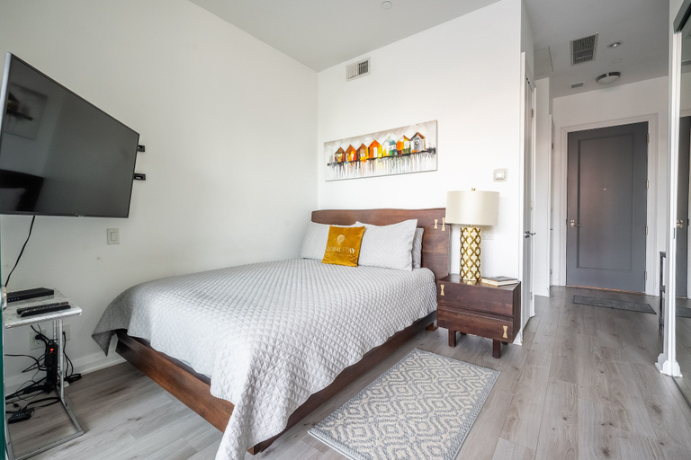 Bedroom 2, Charming Yorkville Condos, Toronto