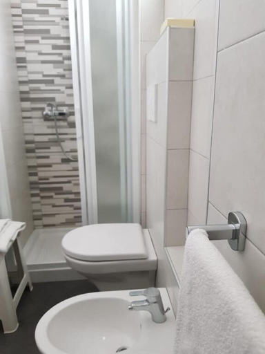 Bathroom, Hotel Alevon, Rimini