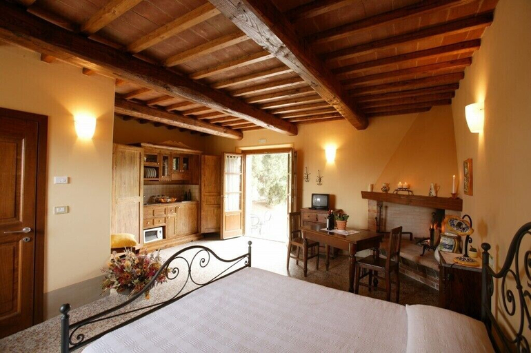 Others 5, Podere San Gregorio, Siena