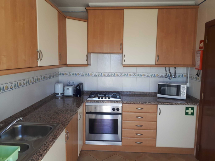 Private kitchen 5, 1-bed - Sleeps 4 - Free Parking & Balcony, Albufeira