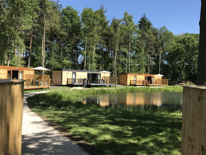 Exterior & Views 2, Cedar Boutique Lodge-dog, Fishing and Spa Access, East Riding of Yorkshire