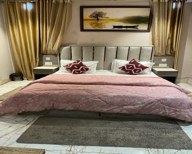 Bedroom 1, Hotel Pace, Gurgaon