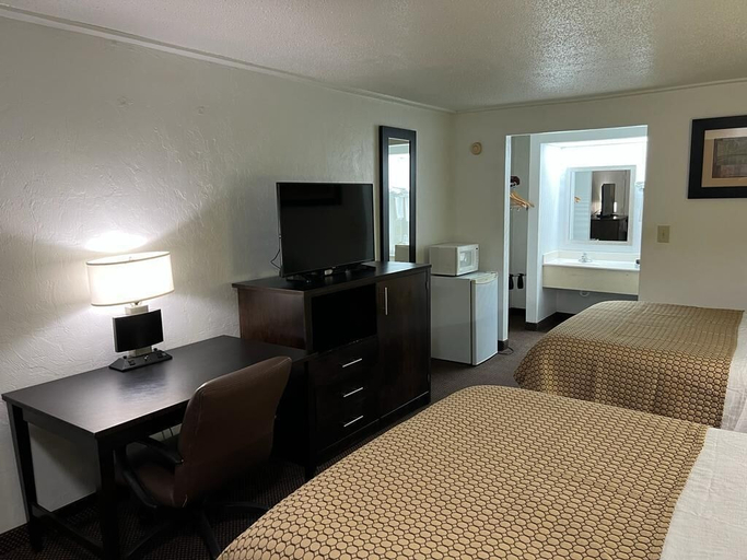 Bedroom 3, Driftwood Inn, Columbia