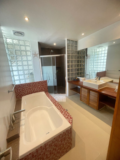Bathroom 3, Calypso Beach & Dive Resort, Malay