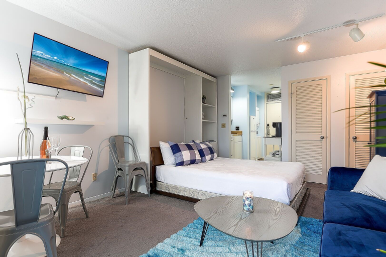 The Shores Lake View Condo Unit 5606, Grand Traverse