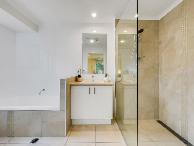 Bathroom 4, Noosa Heads Endless Summer Beach Retreat, Noosa - Noosa-Noosaville