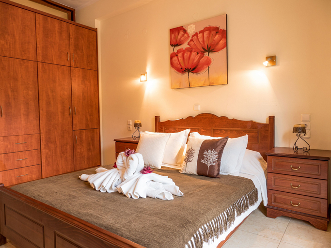 Bedroom 5, Xristinas Apartments, Crete