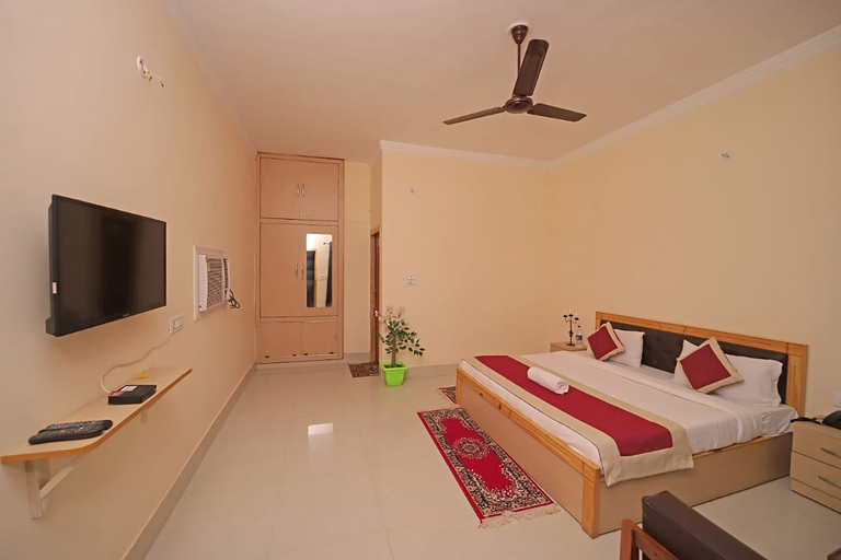 Bedroom 2, Fabhotel Corbett Green View Garden And Stay, Nainital