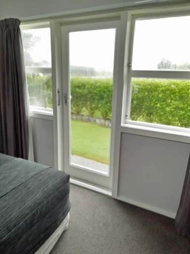 Bedroom 3, Apostles View Motel, Grey
