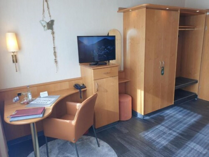 Bedroom 2, Hotel Koch, Calw