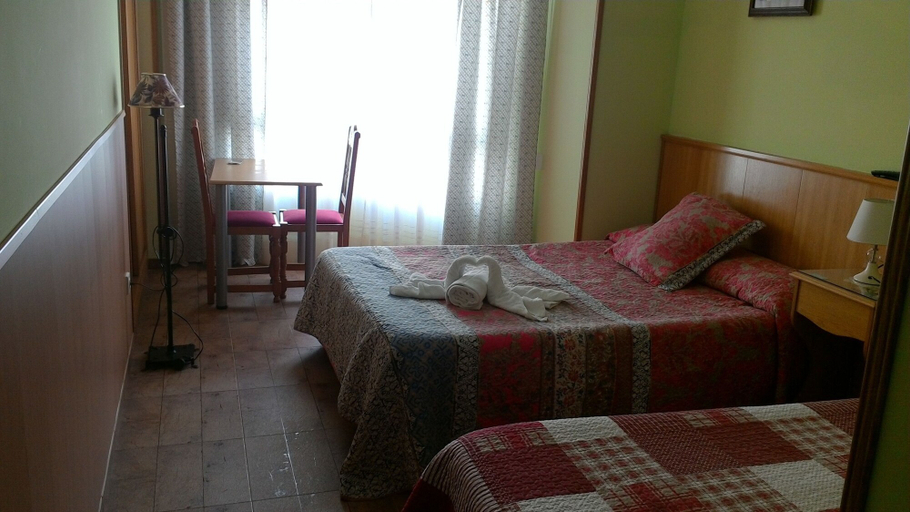 Bedroom 5, Hostal Ponte Dos Santos, Lugo