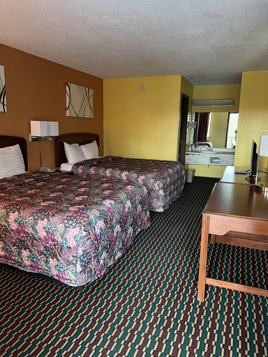 Bedroom 3, Lebanon Inn Motel, Warren