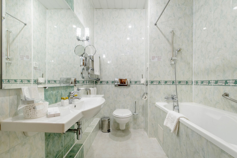 Bathroom 5, Suleiman Palace Hotel, Vysokogorskiy rayon