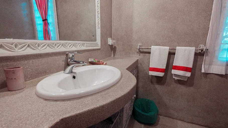 Bathroom 2, Luxury Perl Villa, Kilifi North