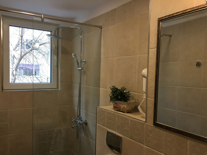 Bathroom 5, Family hotel Bukata, Stolichna