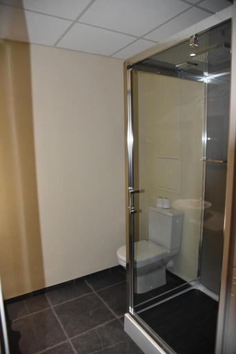 Bathroom 3, Les Lavandes, Drôme