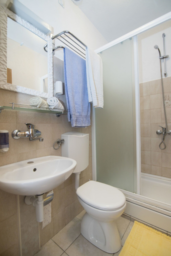 Bathroom 5, Apartments and Rooms Nikol, Hvar
