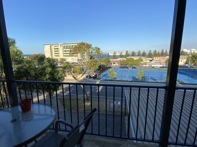 Others 5, Apartment on Tennyson, Port Lincoln