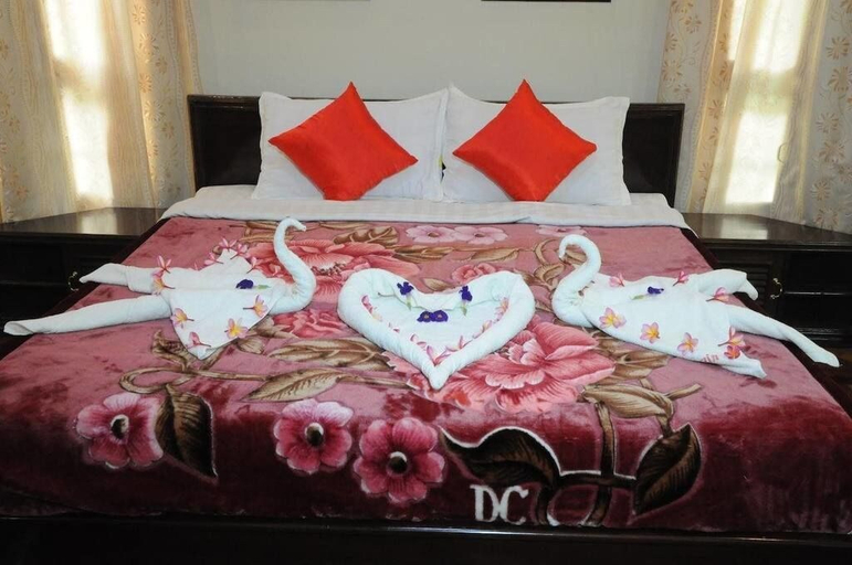 Bedroom 2, Hsaung Thazin Hotel Pyin Oo Lwin, Mandalay