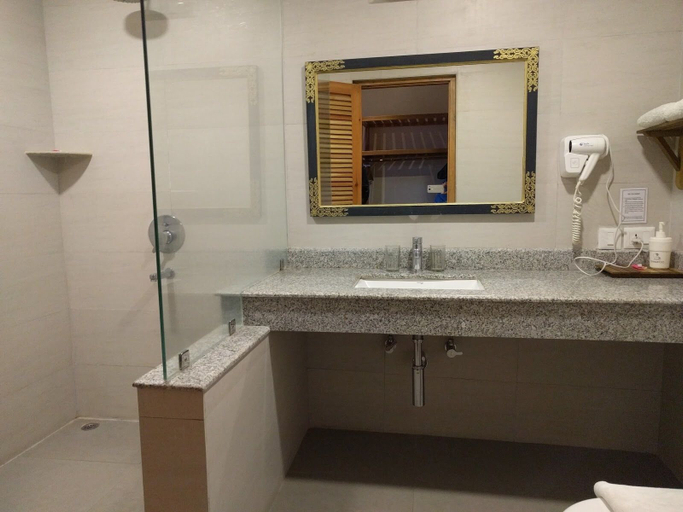 Bathroom, Damchen Resort, Guma