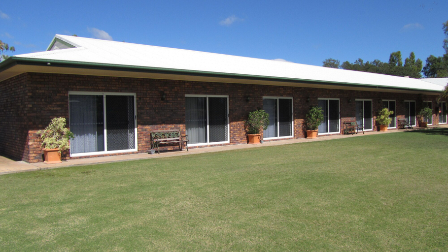 Exterior & Views 2, Heritage Lodge Motel, Charters Towers