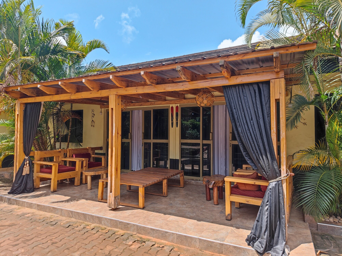 Exterior & Views 2, chel and vade cottages, Jinja