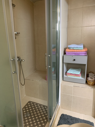 Bathroom 2, zoya guest house