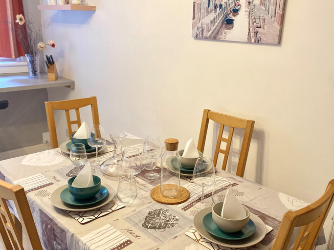 Others 4, Apartment Sleeps 5 With Free Parking, Edinburgh