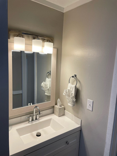 Bathroom, Pony Express Motel, Teton
