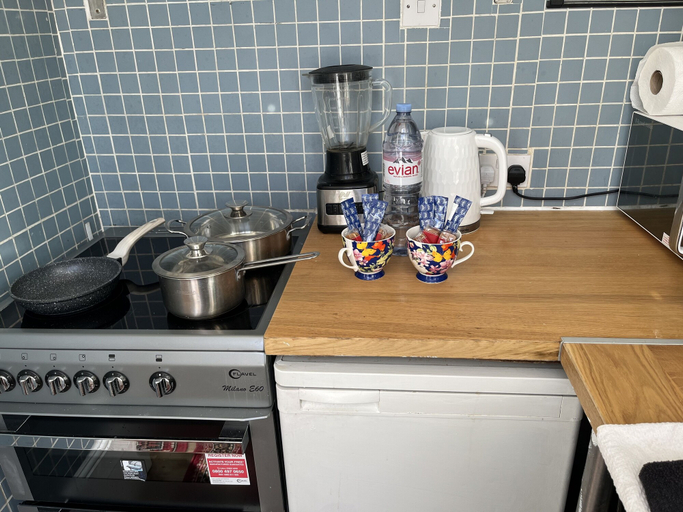 Others 5, Immaculate 1-bed Apartment in London, London