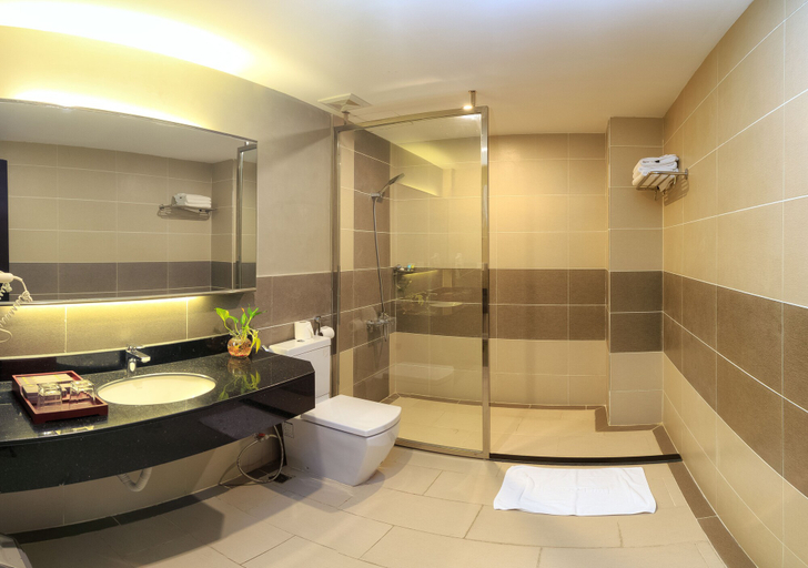 Bathroom 3, Paradise Hotel, Phnom Penh