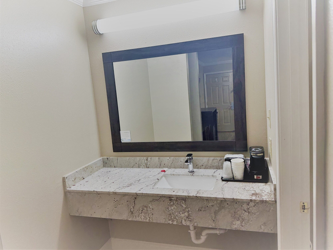 Bathroom 5, Super 8 by Wyndham Picayune, Pearl River