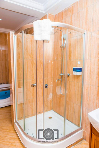 Bathroom, Cofkans Hotel, Adansi North