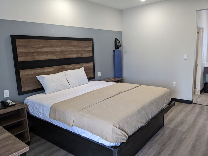 Bedroom 5, Captain Suites, Chambers