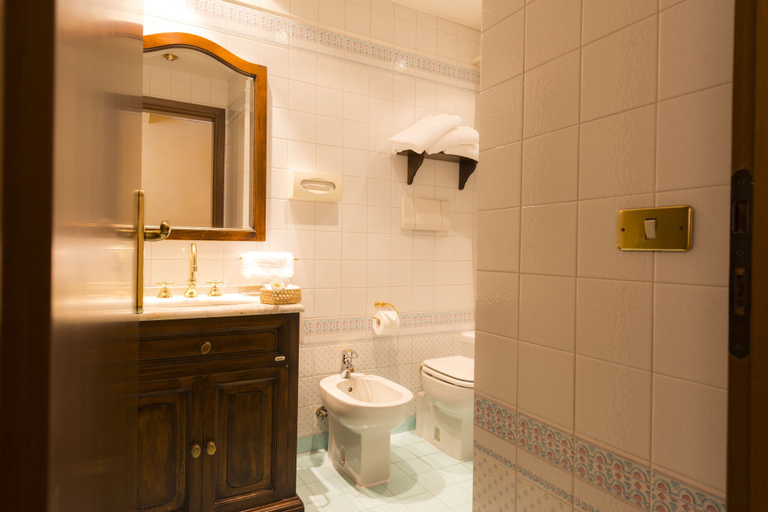 Bathroom 3, Hotel Relais Leon D Oro, Venezia