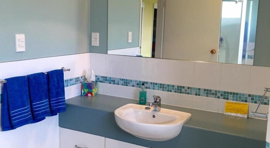 Bathroom 3, Gumtree Lodge B&B, Christchurch