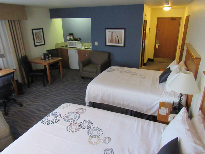 Bedroom 4, Best Western Plus Edmonds Harbor Inn, Snohomish