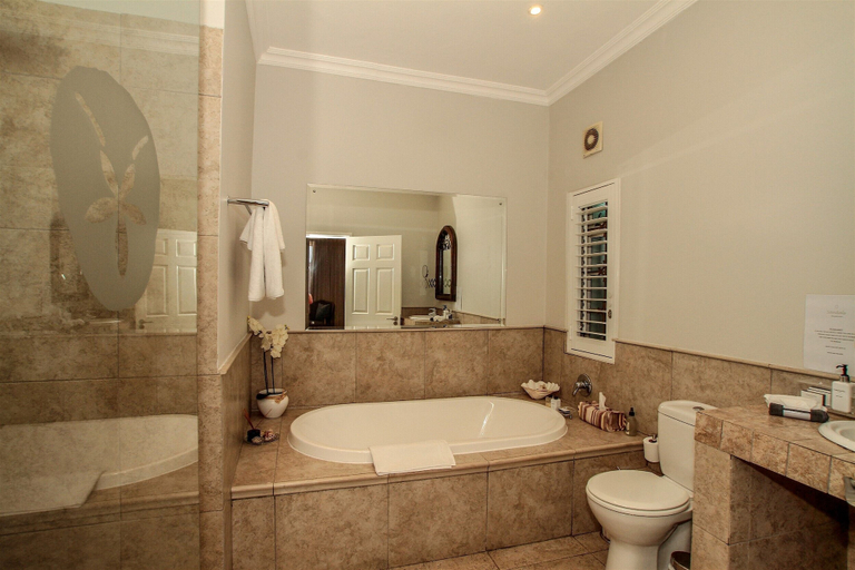 Bathroom 5, Sandals Guest House, eThekwini